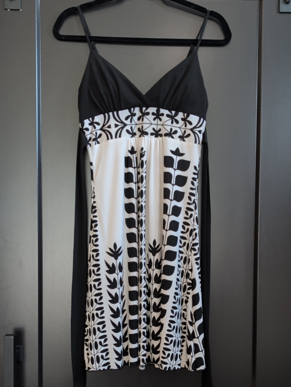 Trixxi Black & White Botanical Print Empire Midi Dress